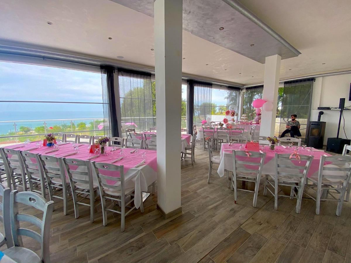 Frontemare Hotel Village & Ristorante Роди-Гарганико Экстерьер фото
